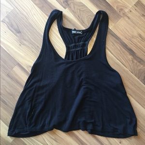 Black crop tank